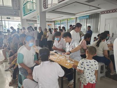 冬病夏治正当时，菏泽市牡丹区小留镇中心卫生院开展三伏贴养生保健服务